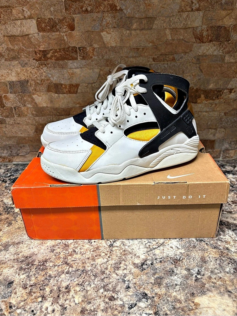 Nike Air Flight Huarache 2004 White Black Pro Gold Size 8.5